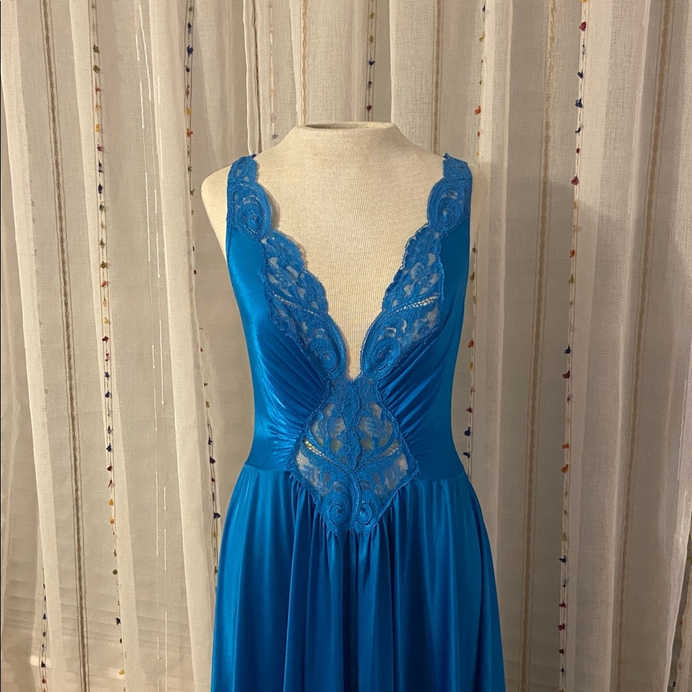 Vintage Olga Deep V Lace Silky Full Length Nightgown - Picture 2 of 8